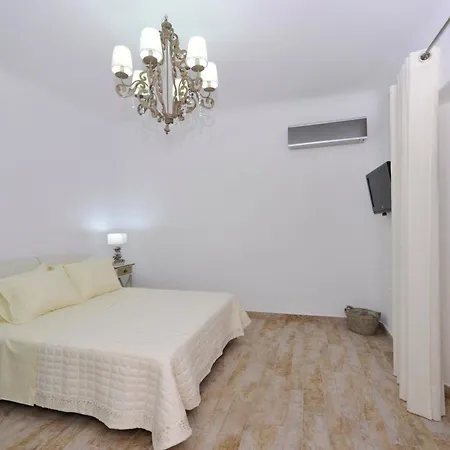 Chrysalis Nature 4 Apartamento Páros