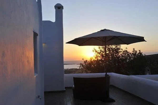 Chrysalis Nature 4 Páros