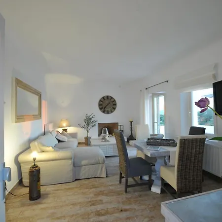 Chrysalis Nature 4 Πάρος